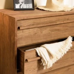 MACABANE Commode 3 Tiroirs En Bois De Teck Recyclé Pieds En Métal Noir 14 MACABANE Commode 3 Tiroirs En Bois De Teck Recyclé Pieds En Métal Noir -Magasin Dépôt Privé commode 3 tiroirs en bois de teck recycle pieds en metal noir 501590 5 1140x1140