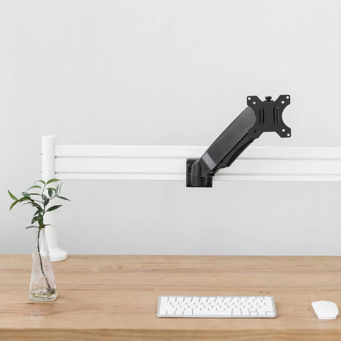 Kimex Kit Rail De Fixation Slatwall + 2 Pieds De Table + Support PC 1 Kimex Kit Rail De Fixation Slatwall + 2 Pieds De Table + Support PC