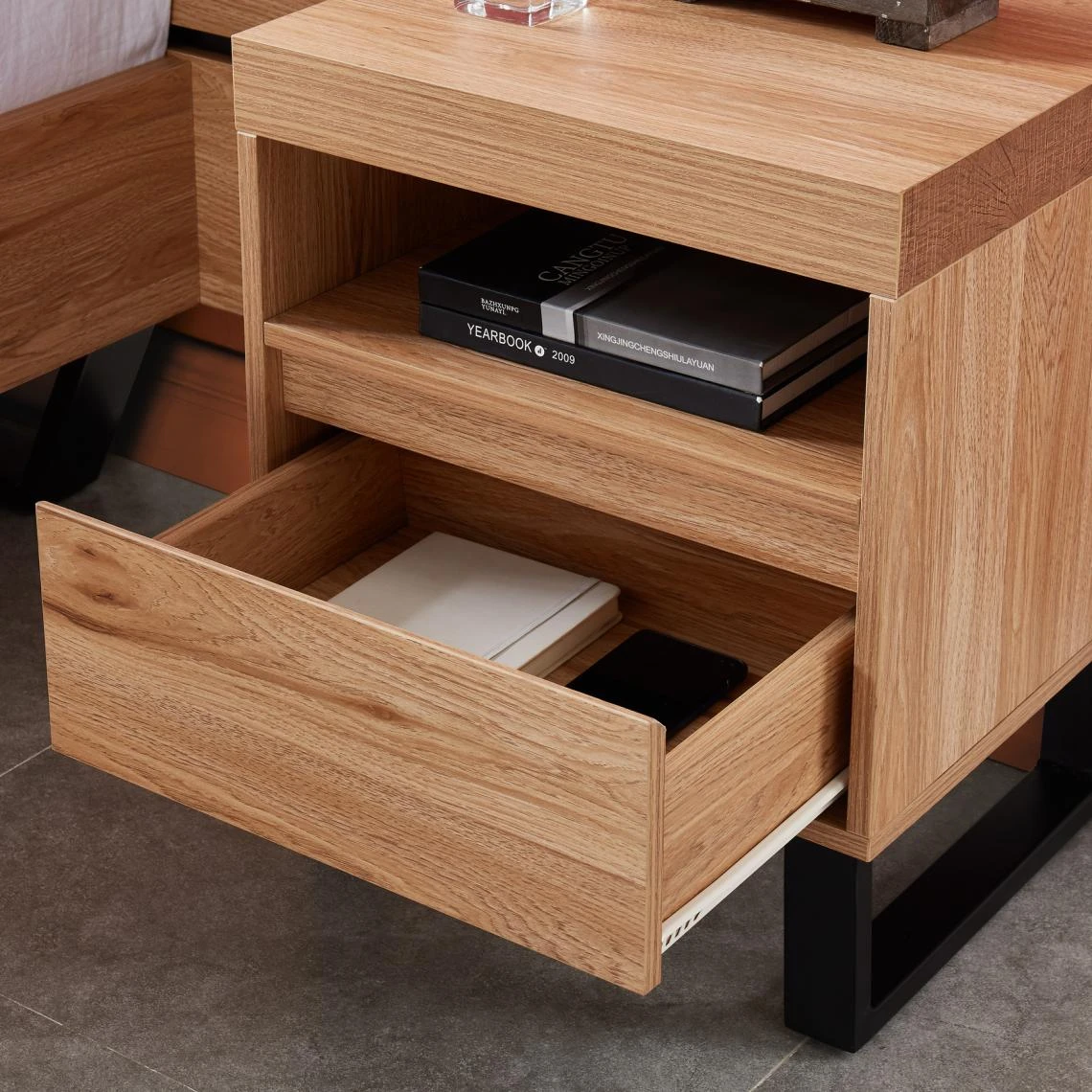 Baita Table De Chevet FELIX Effet Chêne Et Pieds En Métal 1 Tiroir Et 1 Ni... 3 Baita Table De Chevet FELIX Effet Chêne Et Pieds En Métal 1 Tiroir Et 1 Ni... – Image 3