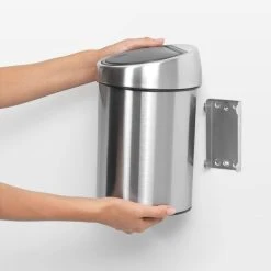Brabantia Touch Bin, 3L - Matt Steel 5 Brabantia Touch Bin, 3L - Matt Steel -Magasin Dépôt Privé touch bin 3l matt steel 8710755363986 brabantia 3506x3506px 6 nr 10158